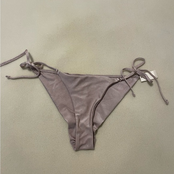 *NEW* Aerie Iridescent Pearl Scooped Top Bikini - Picture 6 of 10